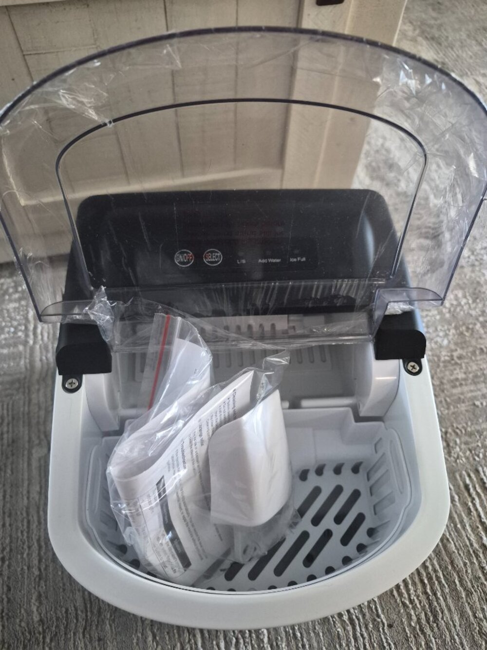Countertop Ice Maker Machine with Handle - Picture 2 of 6